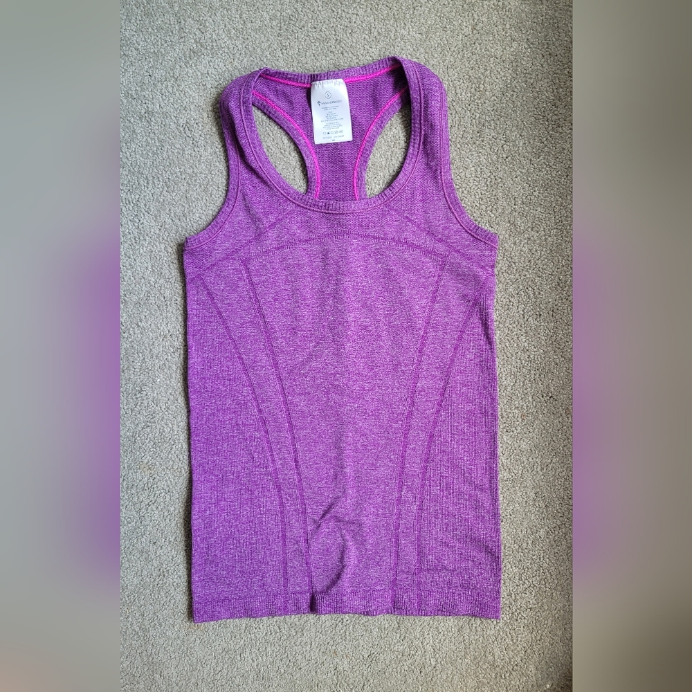 Ivivva fly tech tank top size small